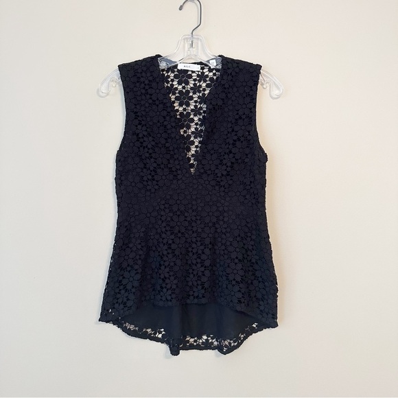 A.L.C. Lace Sleeveless V Neck Black Benni Top - Size 2 - Picture 15 of 15